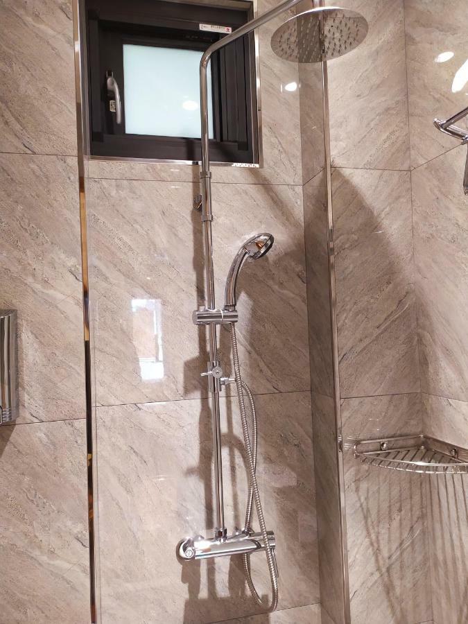 Red 13 Apartment تايبيه المظهر الخارجي الصورة